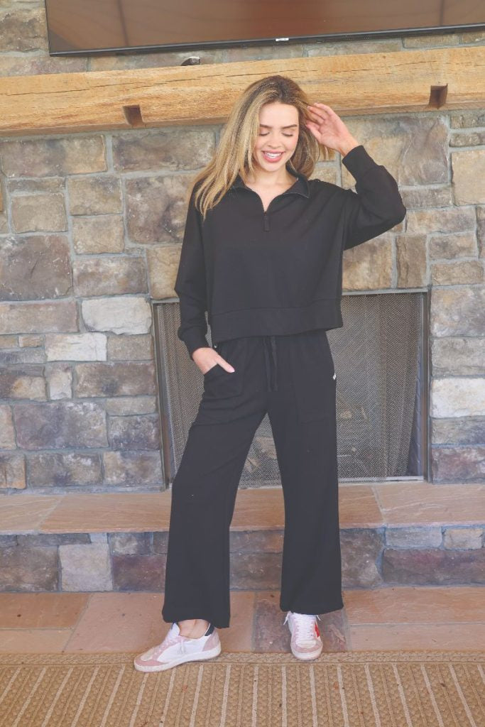 SIMPLY SOUTHERN BLACK CROPPED HOODIE