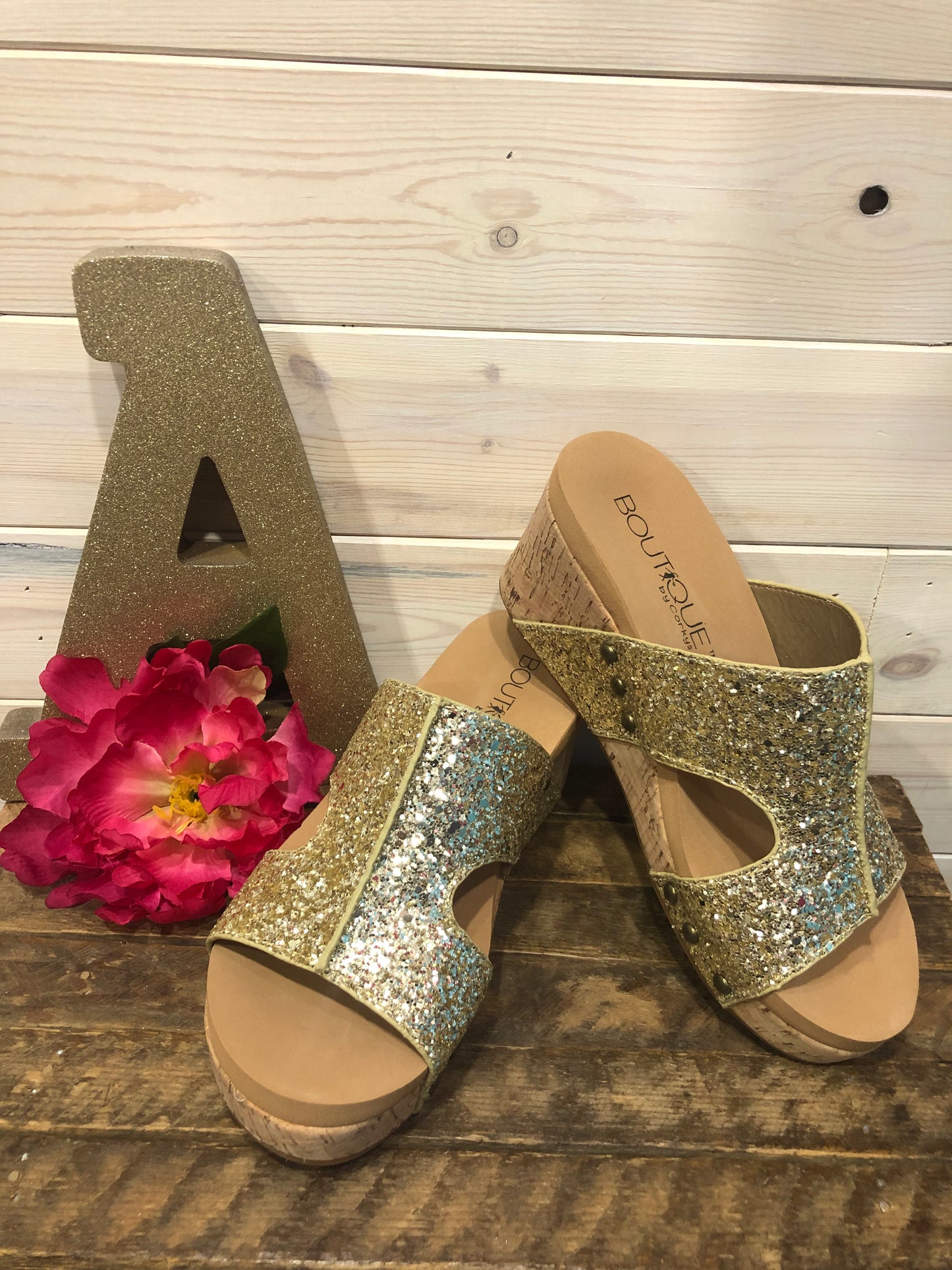 CORKYS GOLD GLITTER