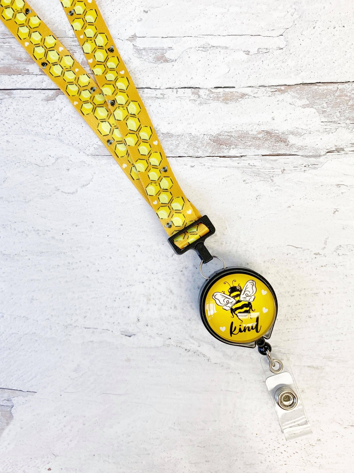 RETRACTABLE LANYARD